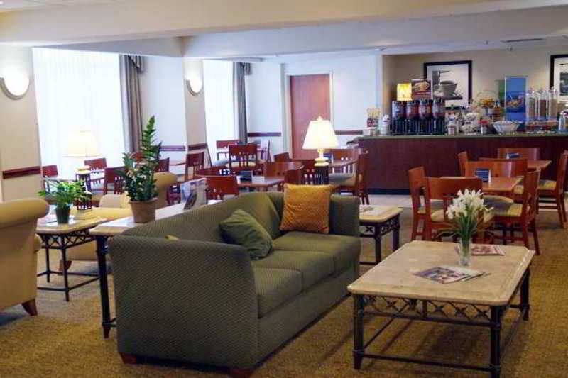 Hampton Inn Akron-South Restoran fotoğraf