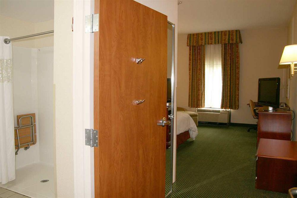 Hampton Inn Akron-South Oda fotoğraf