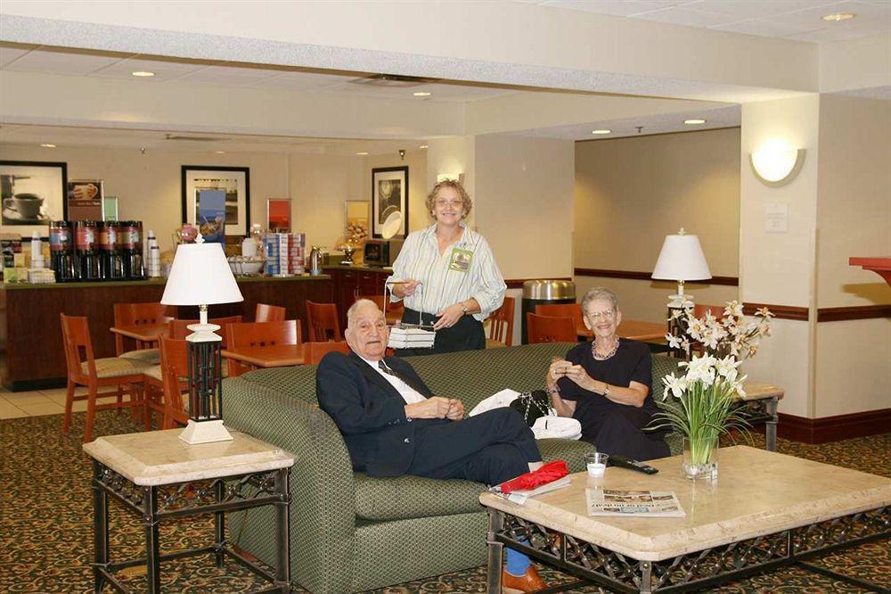Hampton Inn Akron-South Restoran fotoğraf